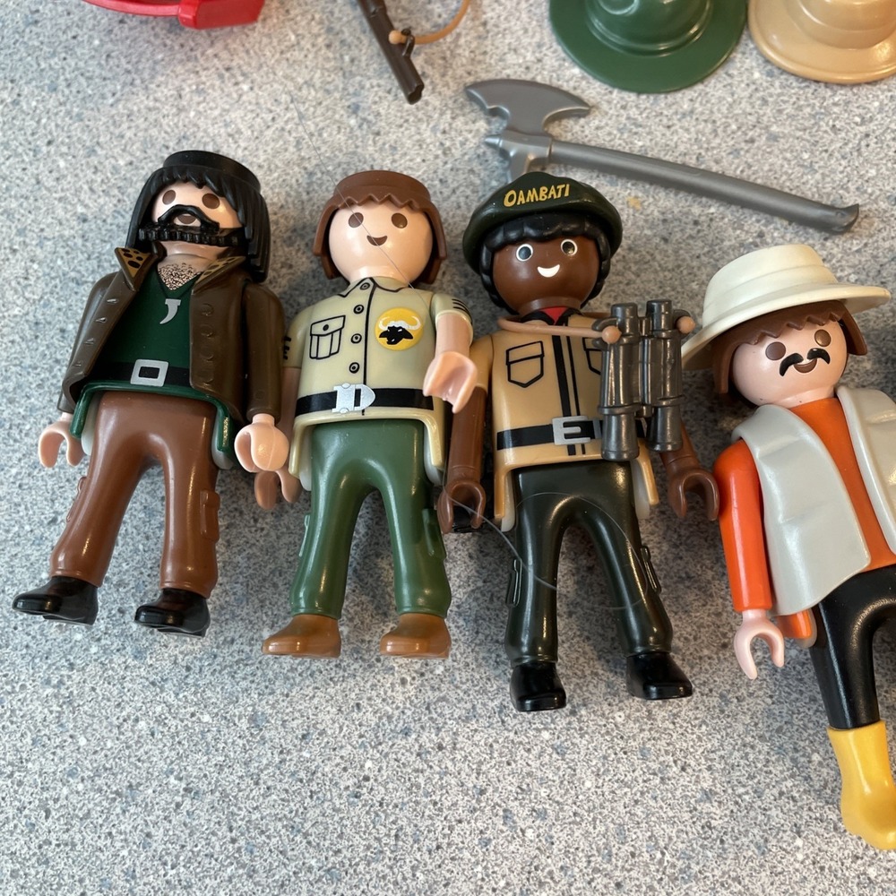 Large LOT Of Playmobil Accessories and people Hats Weapons Zoo Keeper Safari - Picture 2 of 7